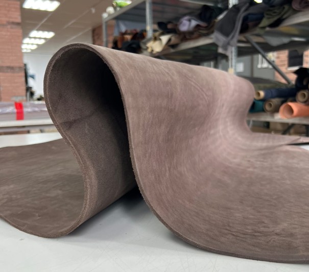 Чепрак (Горький шоколад), без финиша, 4.0 + мм, средний размер 180-200 дм²